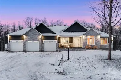 6795 PEBBLE TRAIL Way, Greely - Metcalfe - Osgoode - Vernon and Area, ON K4P 0B7