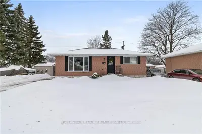 10 STANLEY Crescent, Brockville, ON K6V 2T1