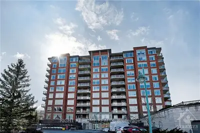 136 DARLINGTON 607, Hunt Club - Windsor Park Village and Area, ON K1V 0X6
