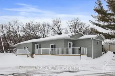 13 TRACY Avenue, Bells Corners and South to Fallowfield, ON K2H 7P8