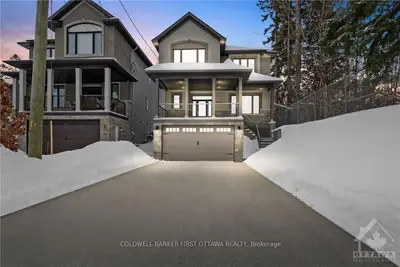 800 WALKLEY Road, Billings Bridge - Riverside Park and Area, ON K1V 6R7