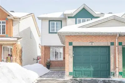 100 COLLEGE Circle, Overbrook - Castleheights and Area, ON K1K 4R9