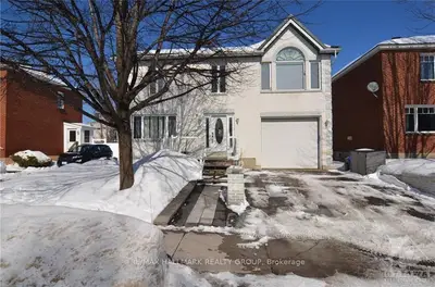 395 BLAKE Boulevard, Vanier and Kingsview Park, ON K1L 6L3