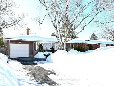 80 ASHGROVE Crescent, South of Baseline to Knoxdale, ON K2G 0T1