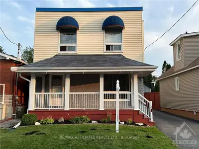 332 Shakespeare Street 1, Vanier and Kingsview Park, ON K1L 5M2