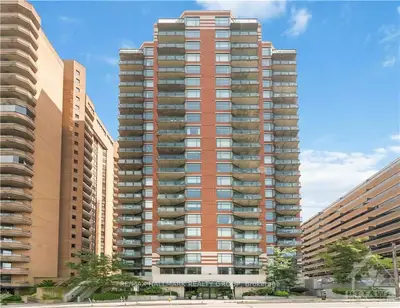 570 LAURIER Avenue W 1701, Ottawa Centre, ON K1R 1C8