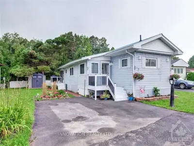 5 PINEWOOD Avenue, Beckwith, ON K7C 0S6