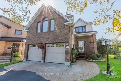 11 DEPPER Place, Hunt Club - South Keys and Area, ON K1T 3L3