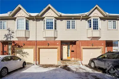 211 STATION Boulevard 8, Alta Vista and Area, ON K1G 6P1