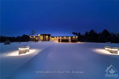 108 DERBEYSHIRE Street, Kanata, ON K2W 0E7