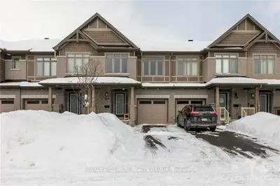 136 HAWKESWOOD Drive, Blossom Park - Airport and Area, ON K4M 0E2