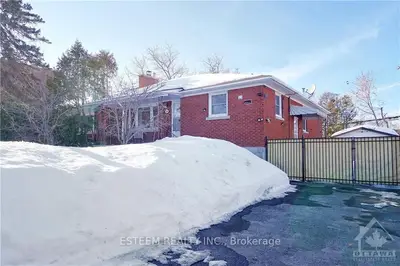 1347 Dorchester Avenue, Carlington - Central Park, ON K1Z 8E8
