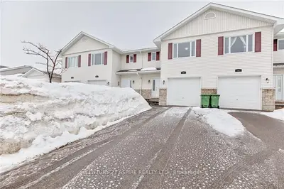 15 WINSTON Avenue, Petawawa, ON K8H 0C1