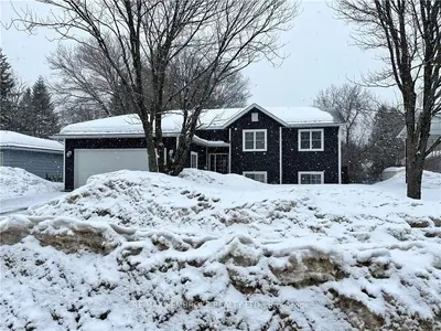 34 SELKIRK Street, Petawawa, ON K8H 1P2