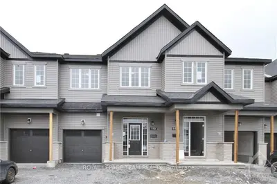 142 MAIN HALYARD Lane, Barrhaven, ON K2J 7B6