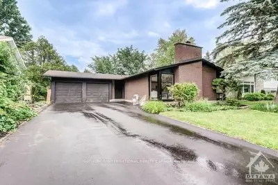 2021 WOODGLEN Crescent, Beacon Hill North - South and Area, ON K1J 6G6