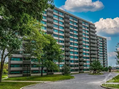 555 BRITTANY Drive 105, Manor Park - Cardinal Glen and Area, ON K1K 4C5