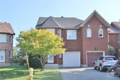 8 HEPBURN Court, Kanata, ON K2L 3Z5