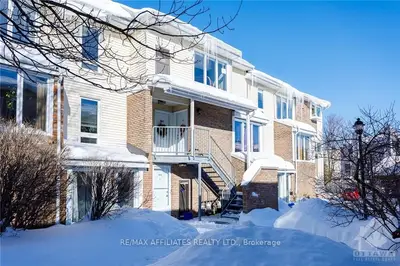 16C SHEHYN Lane, Tanglewood - Grenfell Glen - Pineglen, ON K2G 4Y4