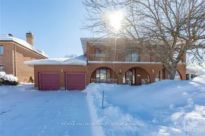 1802 KINGSDALE Avenue, Blossom Park - Airport and Area, ON K1T 1H8