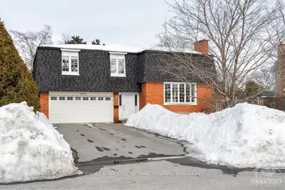 2101 HUBBARD Crescent, Beacon Hill North - South and Area, ON K1J 6L3