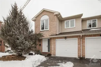24 GLADECREST Court, South of Baseline to Knoxdale, ON K2H 9K4
