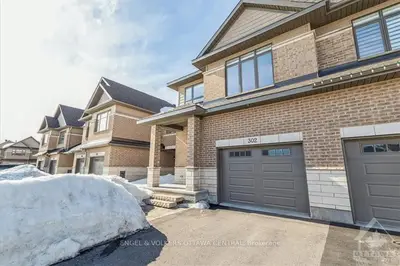302 PROUD Walk, Stittsville - Munster - Richmond, ON K2S 2L6