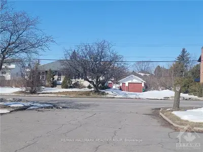1729 QUEENSDALE Avenue, Blossom Park - Airport and Area, ON K1T 1J5