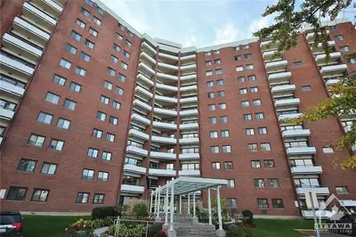 20 CHESTERTON Drive 405, Cityview - Parkwoods Hills - Rideau Shore, ON K2E 6Z7