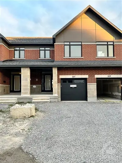 307 MAKOBE Lane, Blossom Park - Airport and Area, ON K4M 0L9