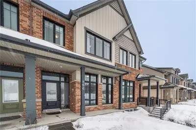 466 CODD'S Road, Manor Park - Cardinal Glen and Area, ON K1K 3X3