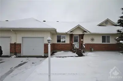 332 CHESTNUT GREEN, Stittsville - Munster - Richmond, ON K0A 2Z0