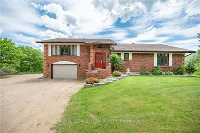 17895 60, Madawaska Valley, ON K0J 2N0