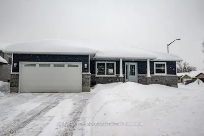 36 DUSTIN Drive, Petawawa, ON K8H 0G3