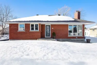 90 CROWNHILL Street, Beacon Hill North - South and Area, ON K1J 6W8