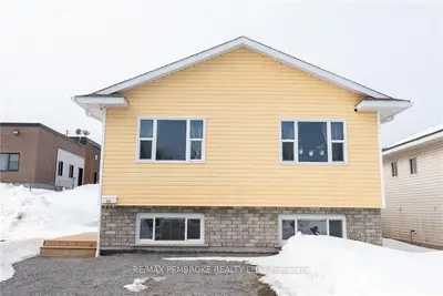 260 Mckenzie Street, Pembroke, ON K8A 3V7