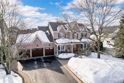 16 KYLE Avenue, Stittsville - Munster - Richmond, ON K2S 1G8