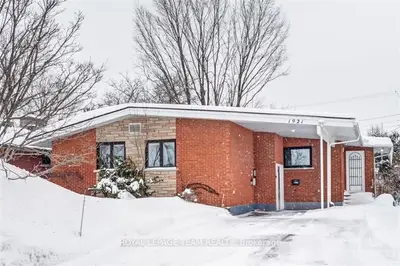 1921 Bromley Road, Carlingwood - Westboro and Area, ON K2A 1C3
