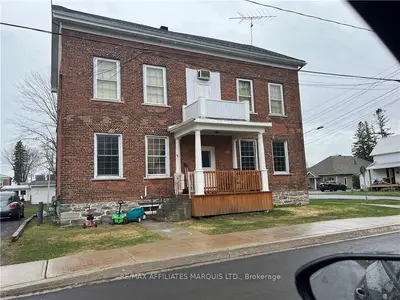 28 SOUTH TERRACE Street, South Glengarry, ON K0C 1N0