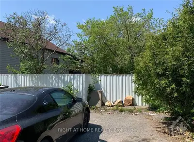 396A BRANT Street, Vanier and Kingsview Park, ON K1L 6V6