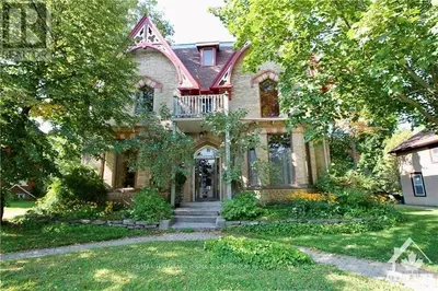 388 KING Street W 4, Brockville, ON K6V 3S6