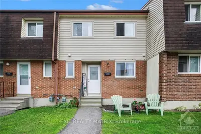 49 Forester Crescent D, Bells Corners and South to Fallowfield, ON K2H 8Y3