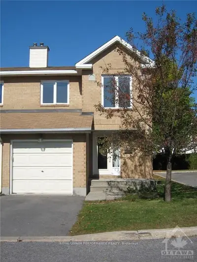 1950 SUMMERFIELDS Crescent, Orleans - Convent Glen and Area, ON K1C 7B5