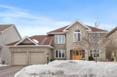 105 FRANCES COLBERT Avenue, Carp - Huntley Ward, ON K0A 1L0