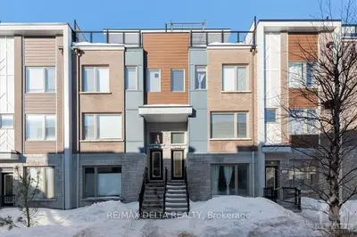 205 MAKADEWA, Manor Park - Cardinal Glen and Area, ON K1K 4Z8