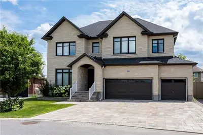 220 TRAILGATE Street, Blossom Park - Airport and Area, ON K1V 0Z9