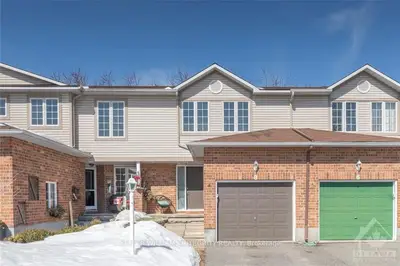 8 WHALINGS Circle, Stittsville - Munster - Richmond, ON K2S 1S4