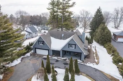 20912 SOUTH SERVICE Road, South Glengarry, ON K0C 1N0