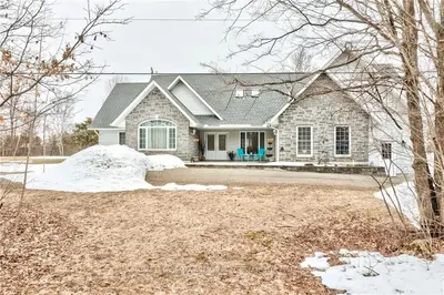 3 B2 Road, Rideau Lakes, ON K0G 1L0