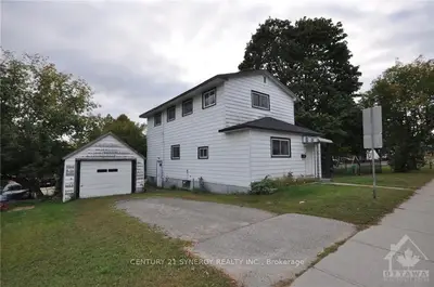 10 Queen Street, Smiths Falls, On K7a 3n2